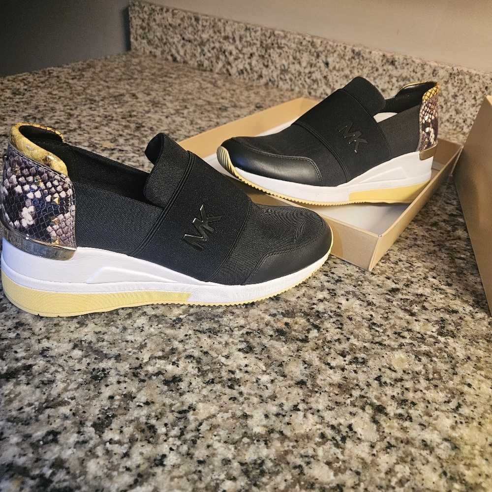Michael Kors Felix Trainer size 8.5